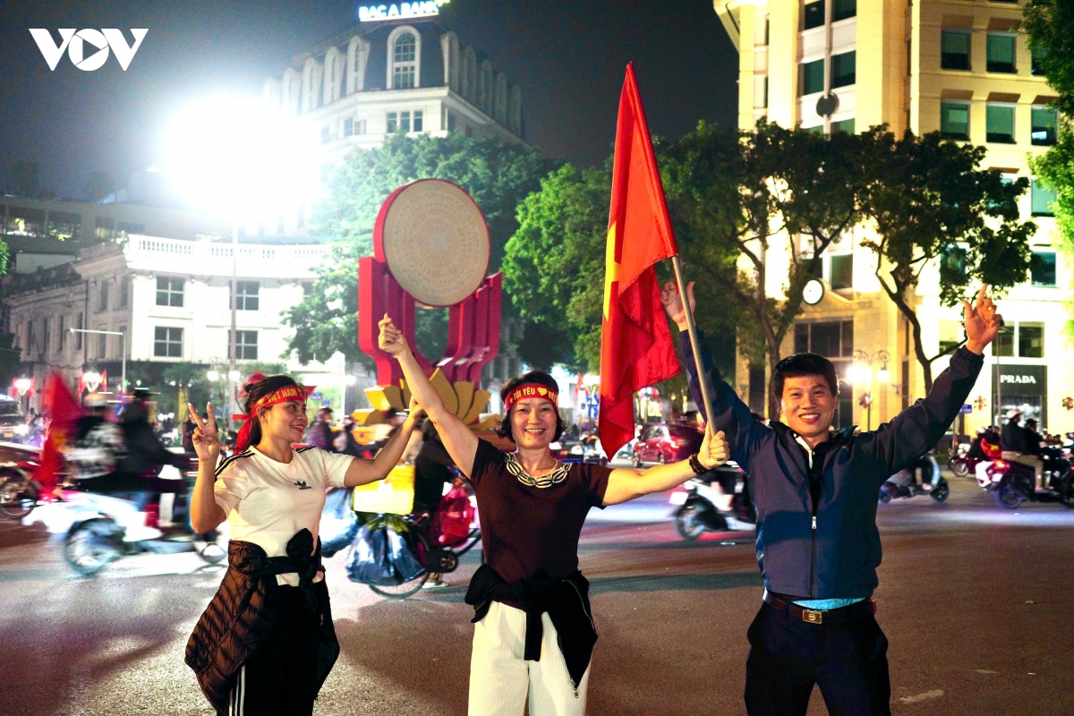 khong khi an mung chuc vo dich sea games 33 cua Dt u22 viet nam hinh anh 14