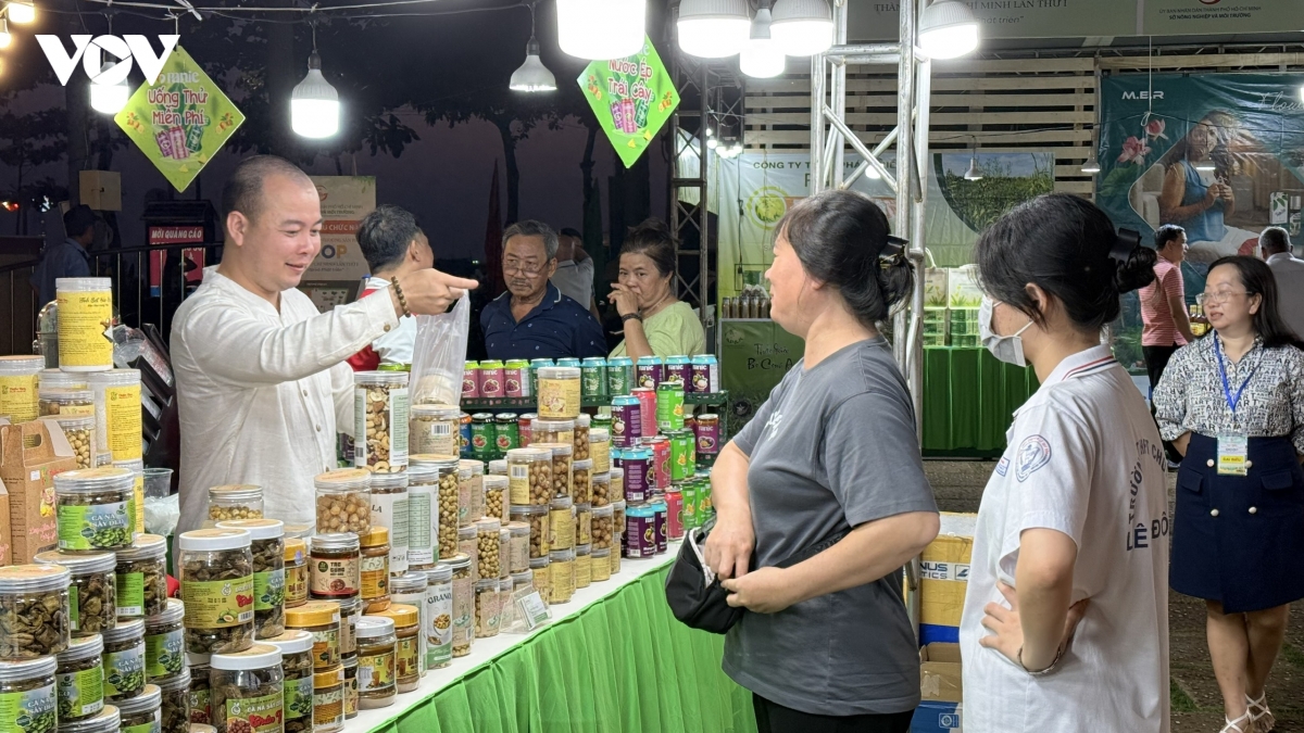 tp.hcm tim cach dua san pham ocop di xa hon hinh anh 5