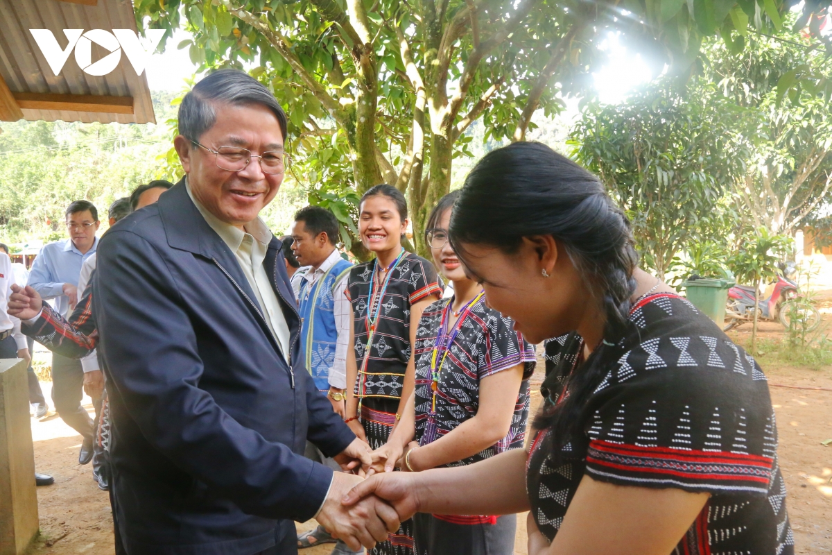 Phó Chủ tịch Quốc hội Nguyễn Đức Hải thăm gia đình nạn nhân sạt lở tại Đà Nẵng