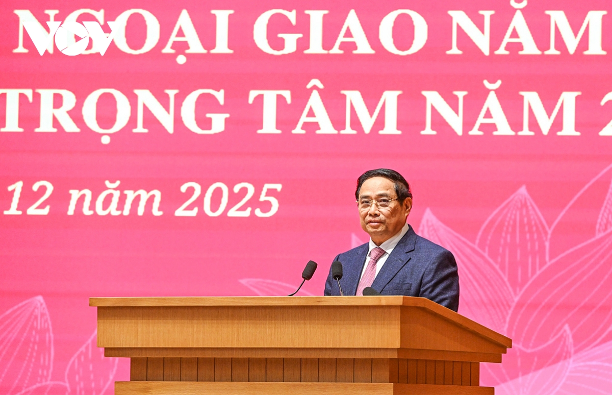 pm urges proactive diplomacy to enhance vietnam s role globally in 2026 picture 1