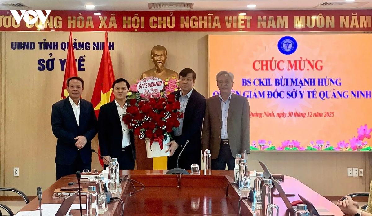Ong bui manh hung giu chuc quyen giam doc so y te quang ninh hinh anh 1