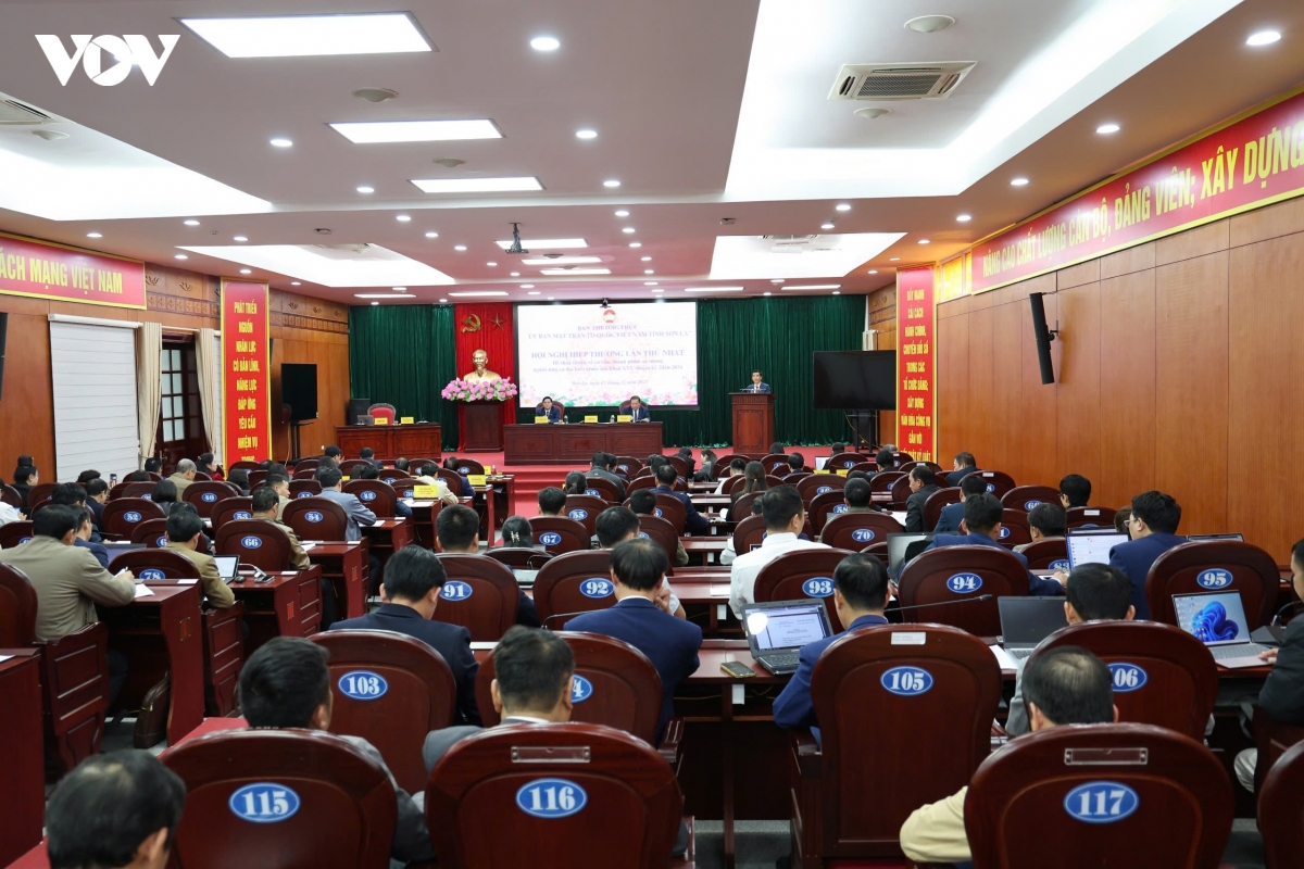 hiep thuong gioi thieu nguoi ung cu dai bieu quoc hoi va hDnd tinh son la hinh anh 1