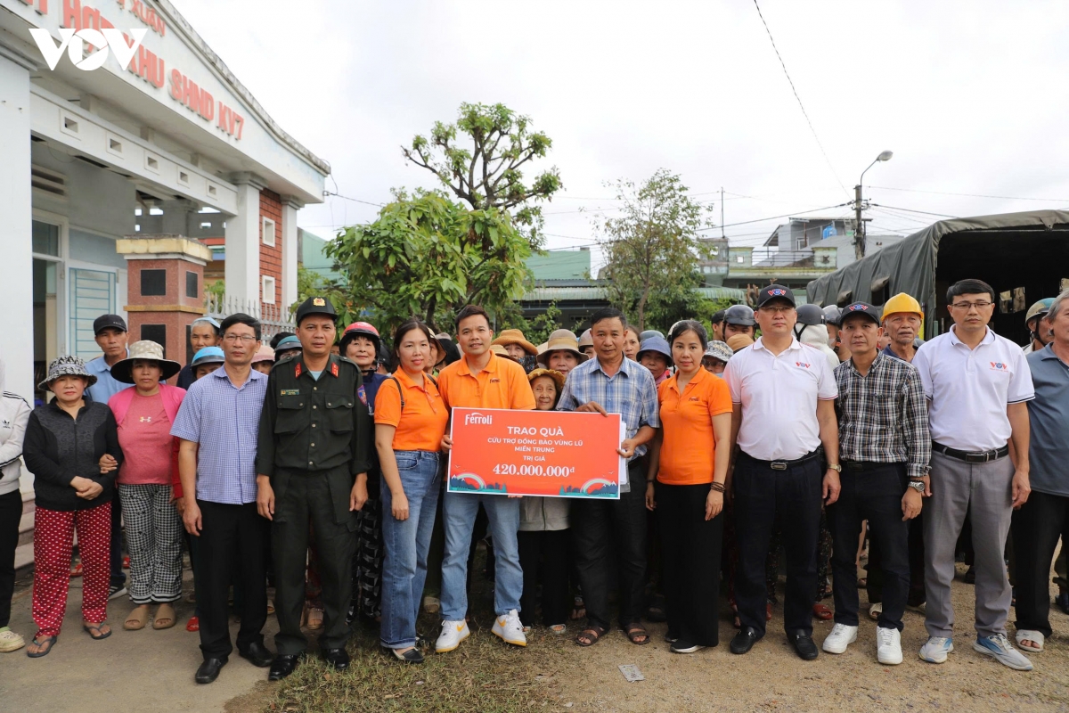 vov va don vi dong hanh gui gam nghia tinh toi ba con vung lu gia lai hinh anh 6