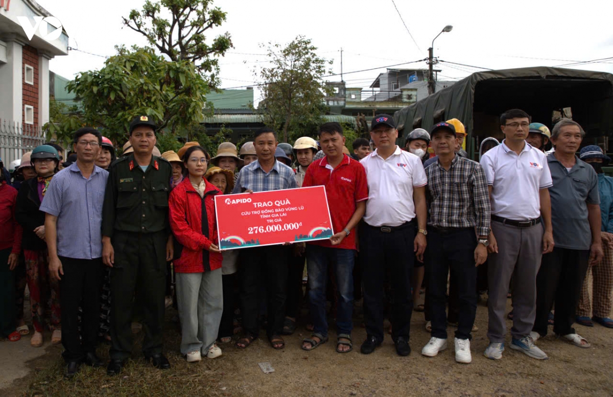 vov va don vi dong hanh gui gam nghia tinh toi ba con vung lu gia lai hinh anh 7