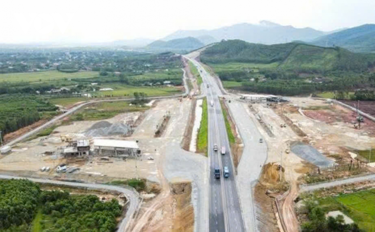 Hệ thống ITS trên cao tốc Bắc-Nam bị đứt cáp quang do thi công trạm dừng nghỉ