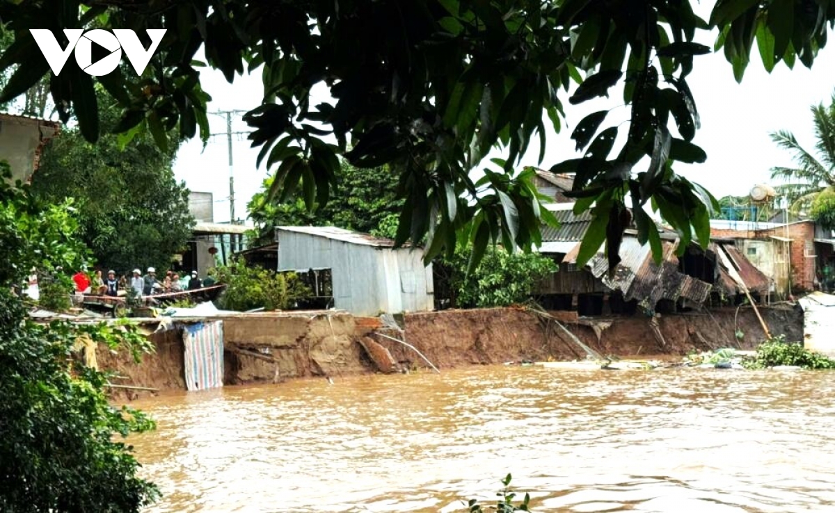 Công bố tình huống khẩn cấp về sạt lở bờ sông Tiền, Đồng Tháp