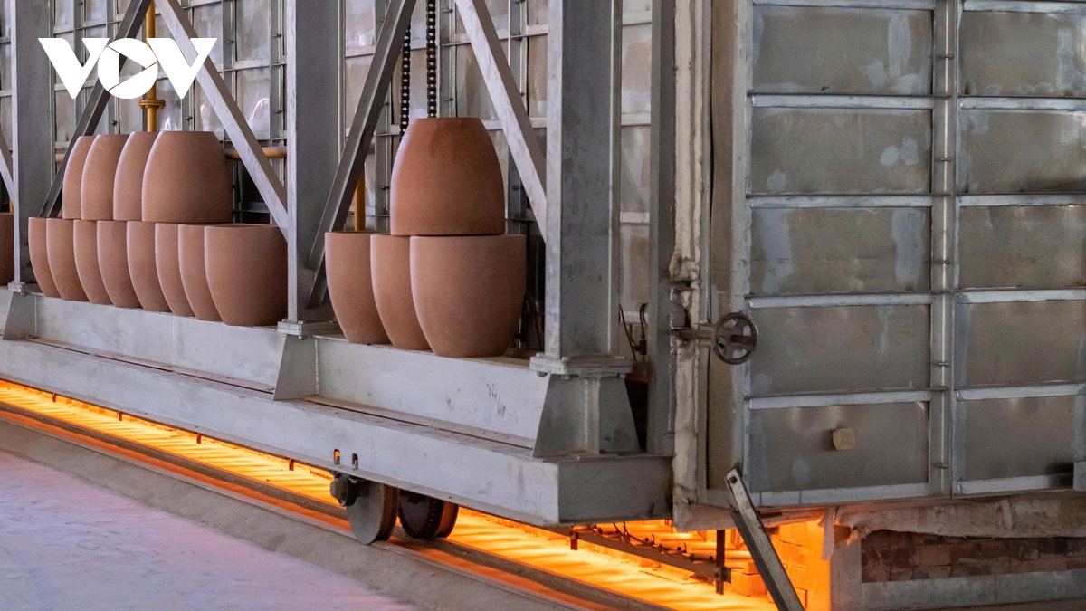 doanh nghiep gom su lo mat tho vao tay doi thu ngoai hinh anh 3