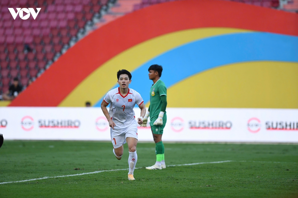 ket qua bong da sea games 33 hom nay 3 12 u22 viet nam thang hu via u22 lao hinh anh 59