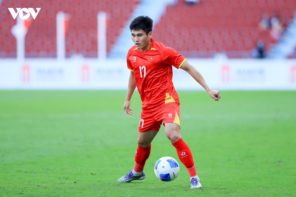van thuan va thanh nhan toa sang, u22 viet nam vao chung ket sea games 33 hinh anh 7