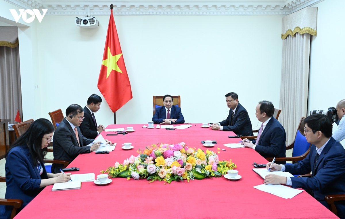 thu tuong pham minh chinh dien dam voi thu tuong singapore lawrence wong hinh anh 2