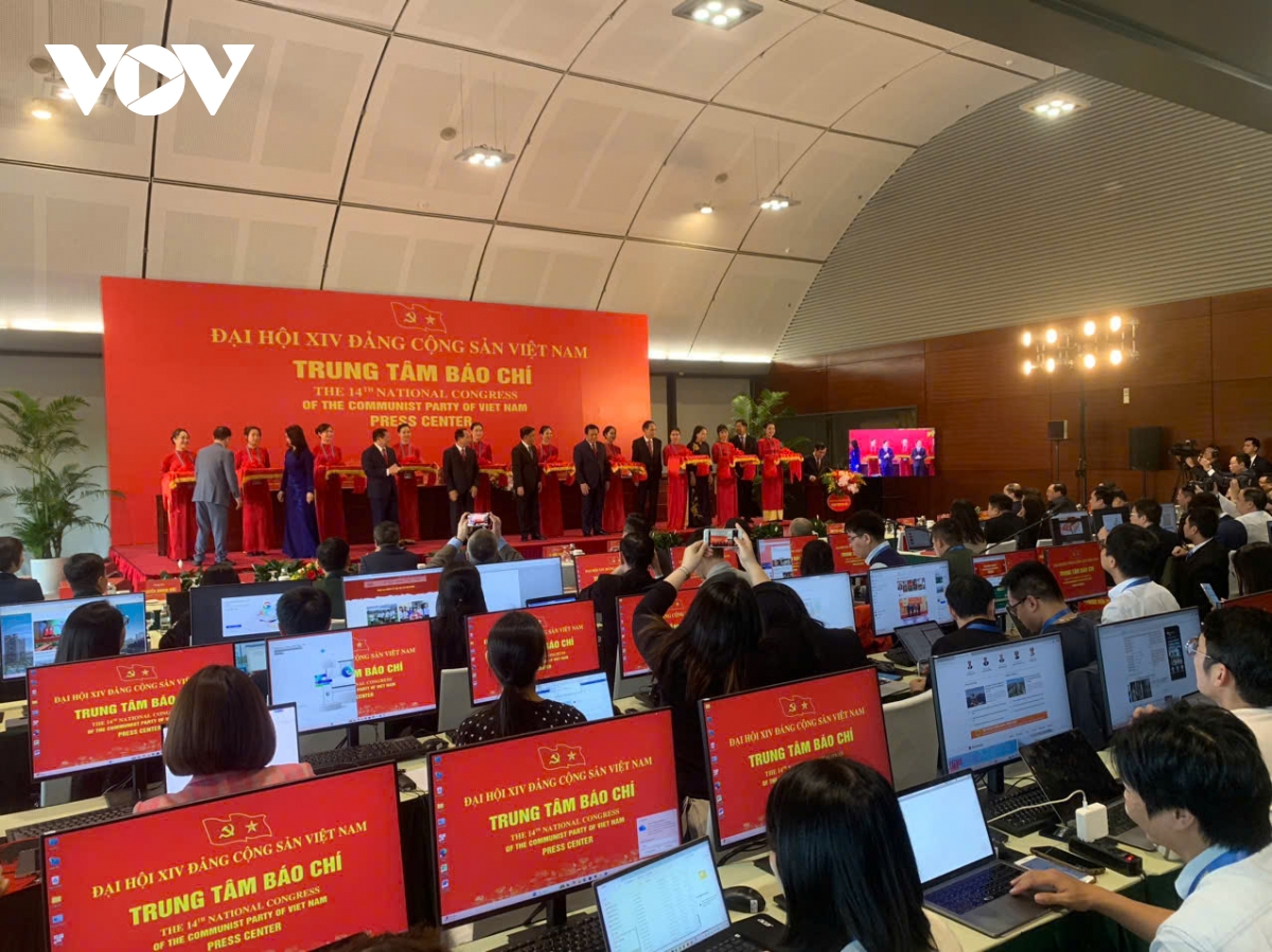 hon 600 phong vien, ky thuat vien bao chi tac nghiep tai Dai hoi xiv hinh anh 3