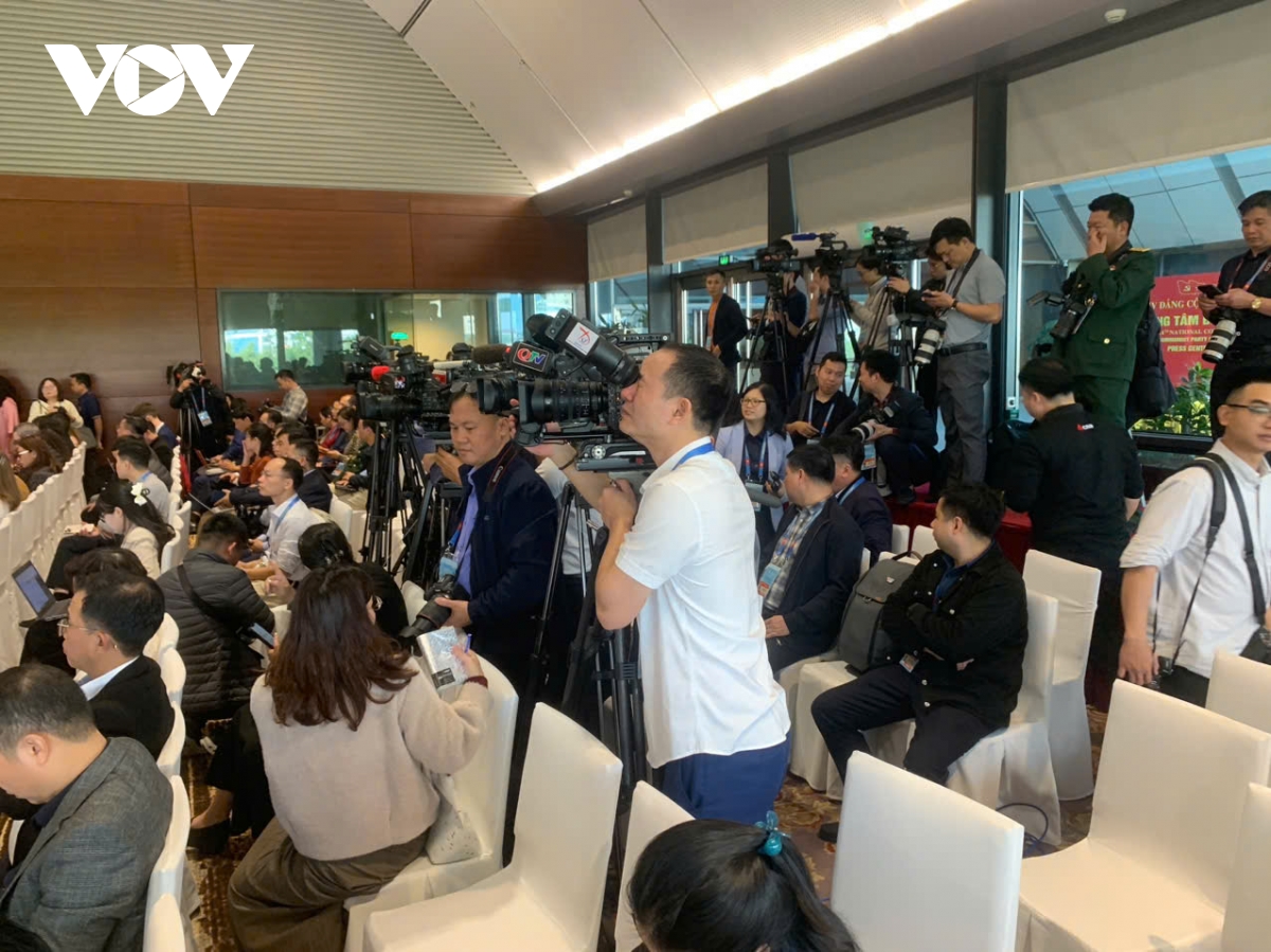 hon 600 phong vien, ky thuat vien bao chi tac nghiep tai Dai hoi xiv hinh anh 1