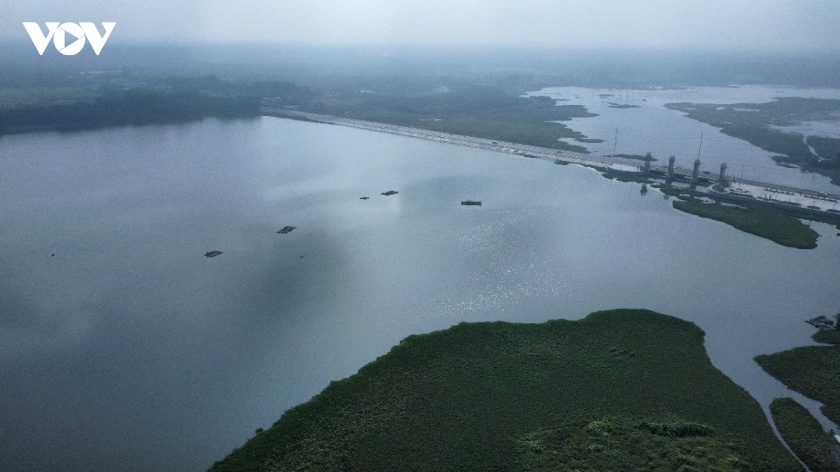 ho thuy loi tha la vao xuan hinh anh 2