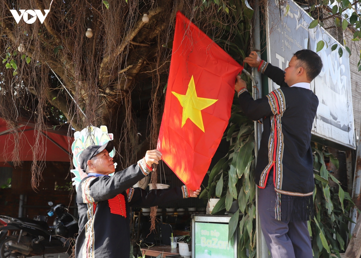 Dak lak ruc ro sac mau chao mung Dai hoi xiv cua Dang hinh anh 8