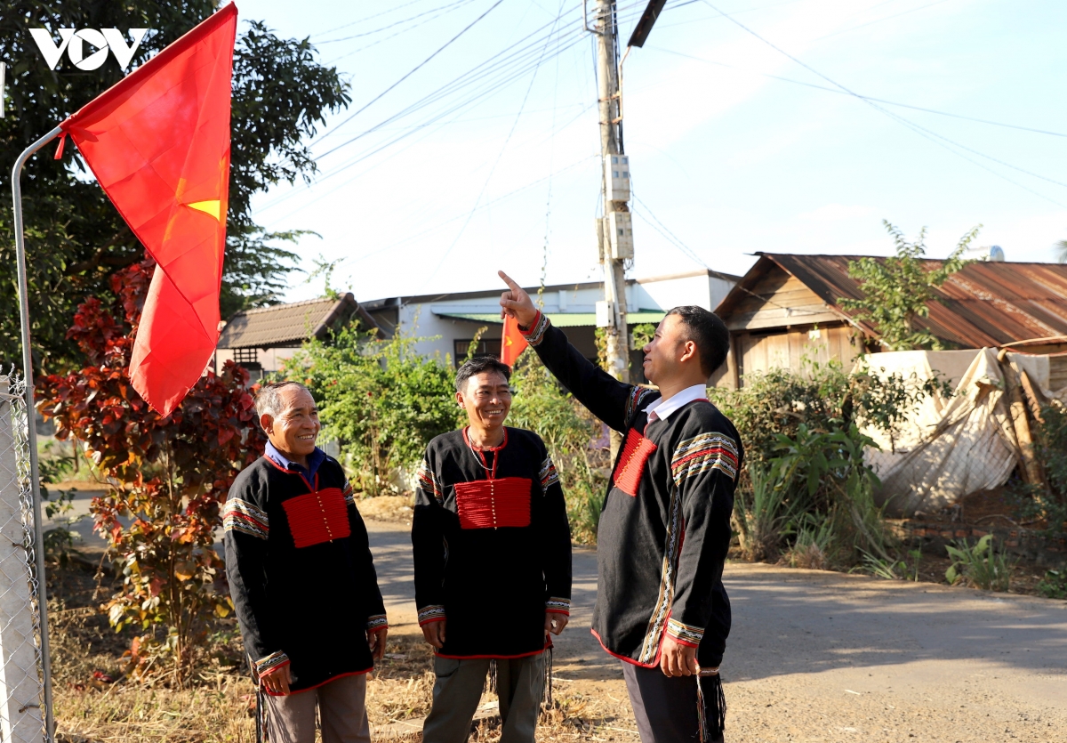 Dak lak ruc ro sac mau chao mung Dai hoi xiv cua Dang hinh anh 10