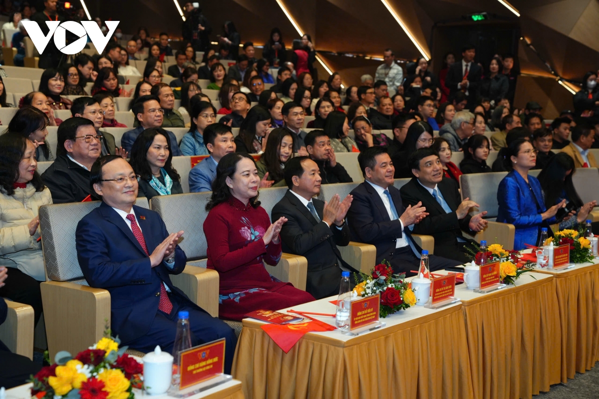 cam xuc dang trao trong voi Dang ven toan niem tin yeu huong toi Dai hoi xiv hinh anh 2