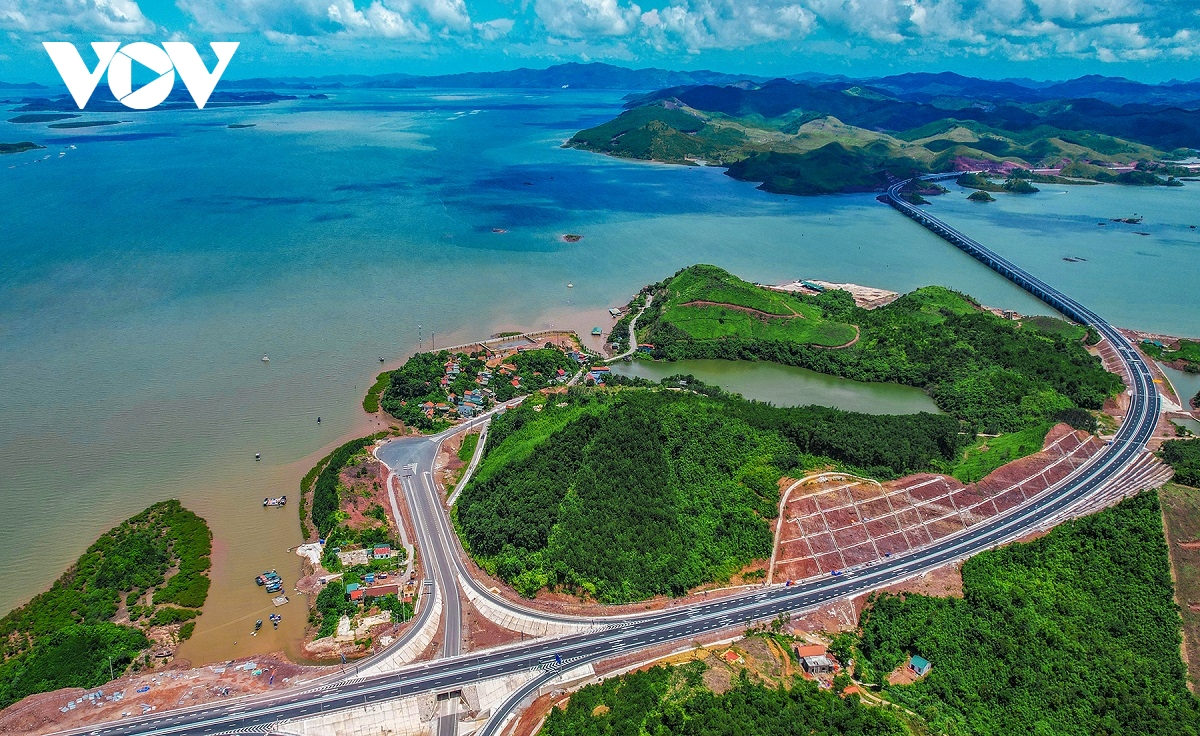 Diện mạo mới trên những cung đường xuyên rừng núi Đông Bắc