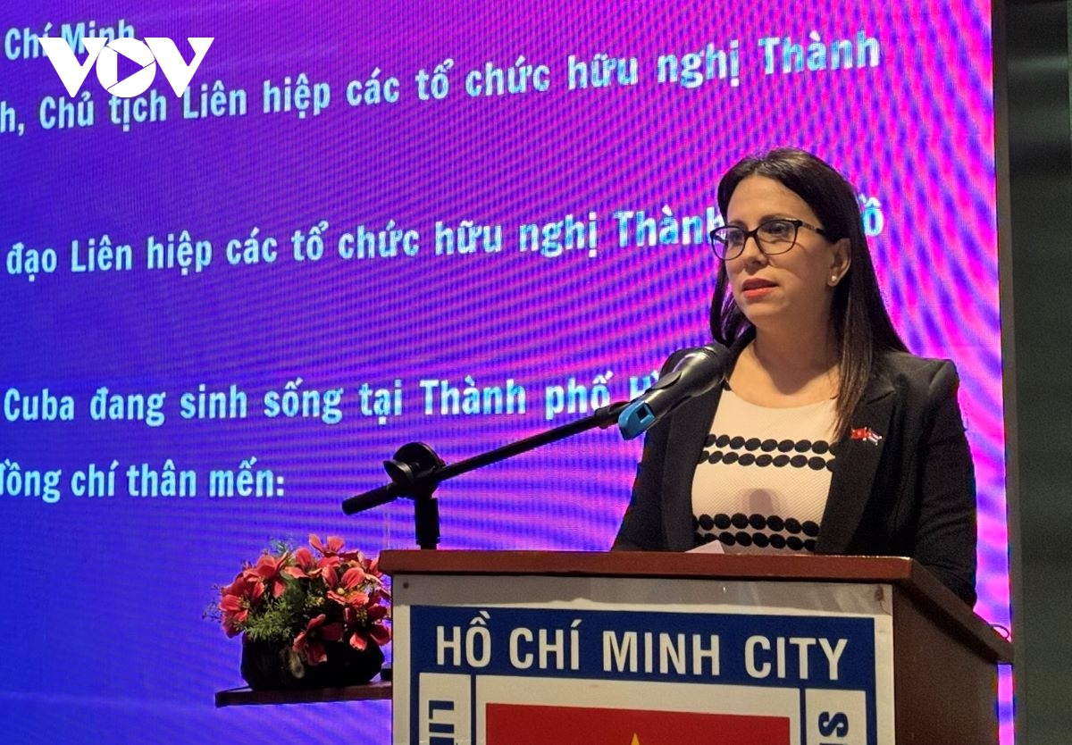 Doi ngoai nhan dan tu tp.hcm gan ket viet nam - cuba hinh anh 2