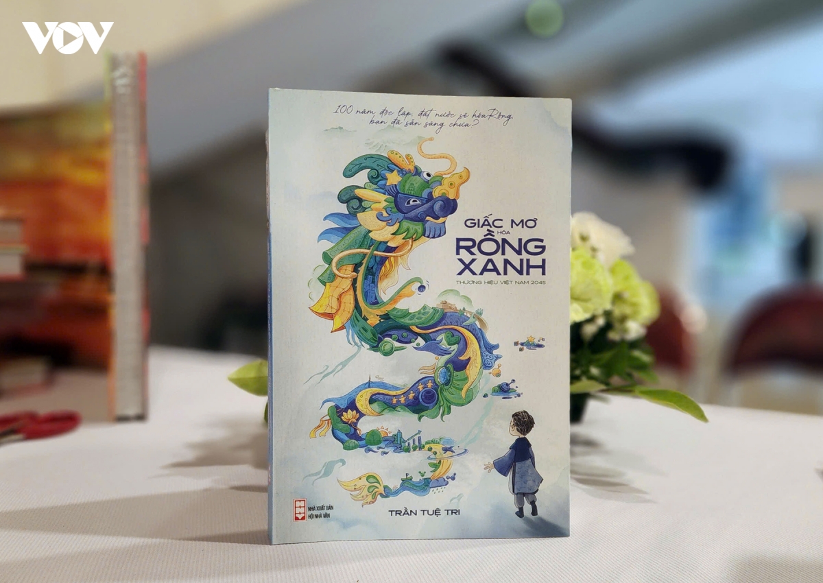 cau be 12 tuoi ke chuyen tuong lai dat nuoc trong giac mo hoa rong xanh hinh anh 1