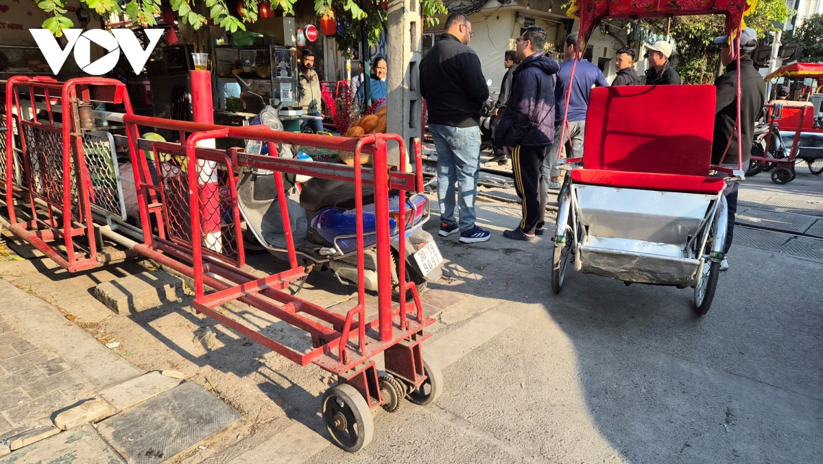 Phúc dày: Khiêm nhường để đức cho con, ăn ở nền nếp phúc còn bền lâu