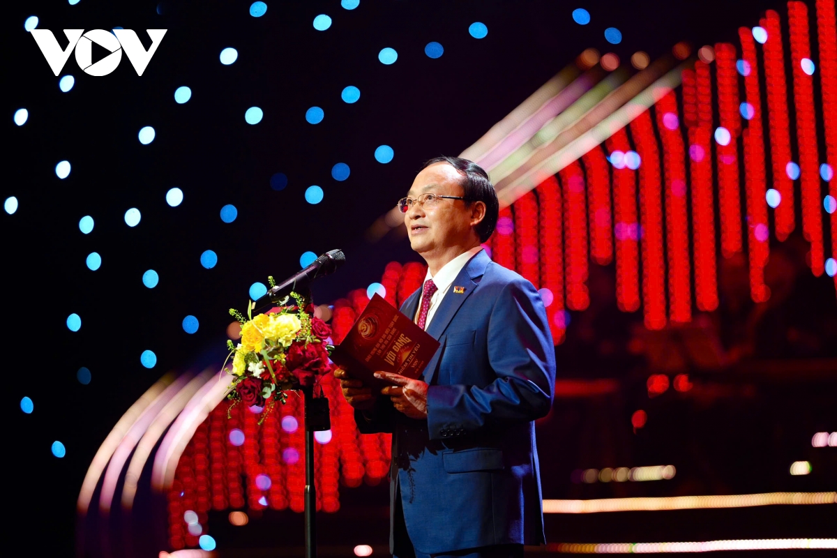 cam xuc dang trao trong voi Dang ven toan niem tin yeu huong toi Dai hoi xiv hinh anh 3