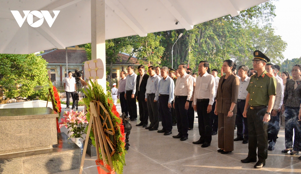 chu tich quoc hoi dang huong, vieng cu pho bang nguyen sinh sac hinh anh 2