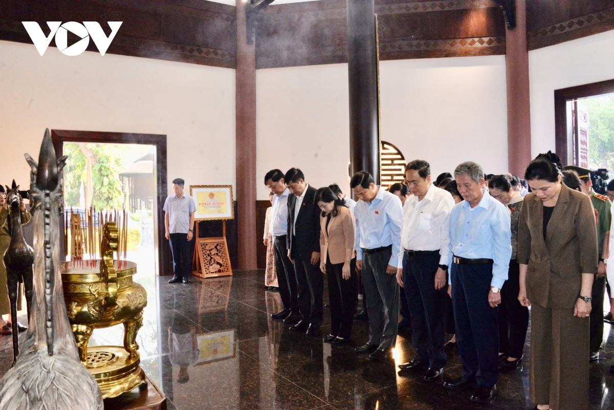 chu tich quoc hoi dang huong, vieng cu pho bang nguyen sinh sac hinh anh 4