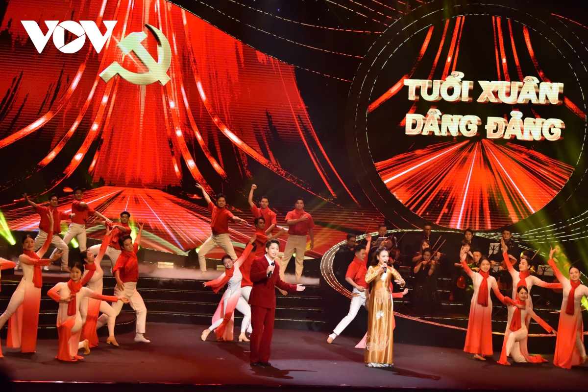 cam xuc dang trao trong voi Dang ven toan niem tin yeu huong toi Dai hoi xiv hinh anh 4