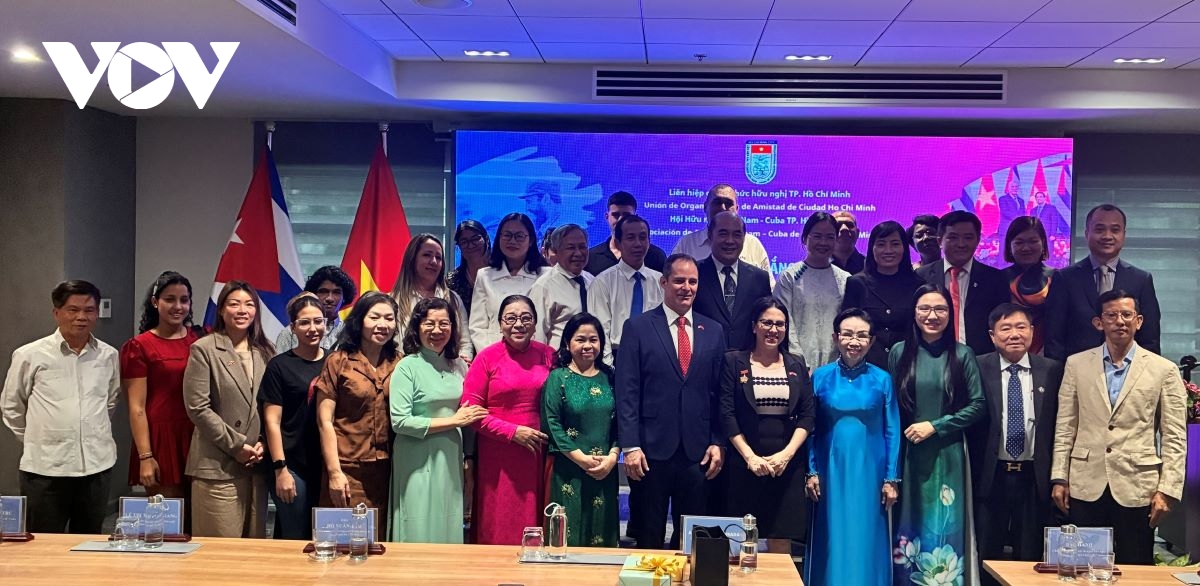 Doi ngoai nhan dan tu tp.hcm gan ket viet nam - cuba hinh anh 4