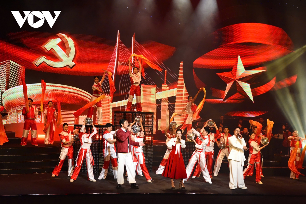 Cảm xúc dâng trào trong “Với Đảng vẹn toàn niềm tin yêu” hướng tới Đại hội XIV