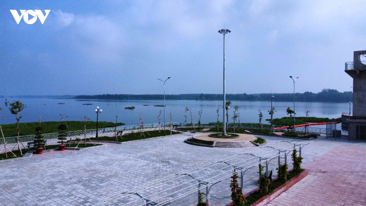 ho thuy loi tha la vao xuan hinh anh 12