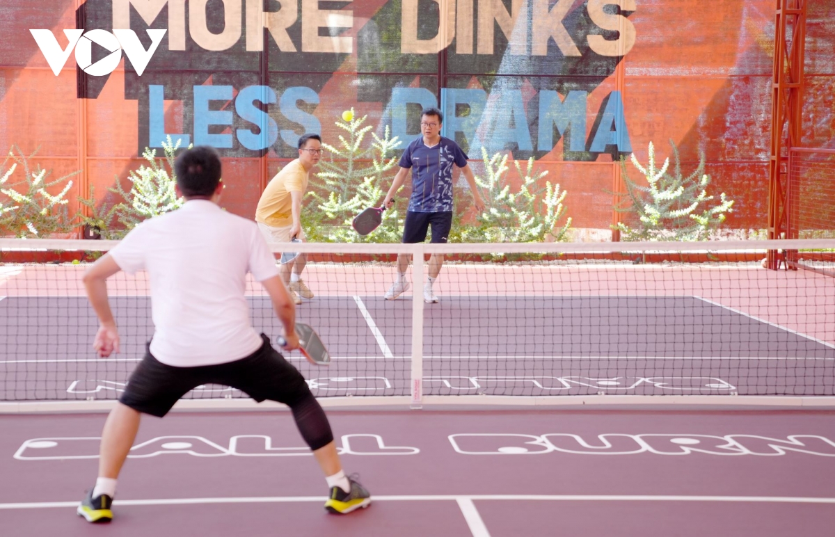 nhung luu y khi choi the thao ngoai troi lanh hinh anh 2