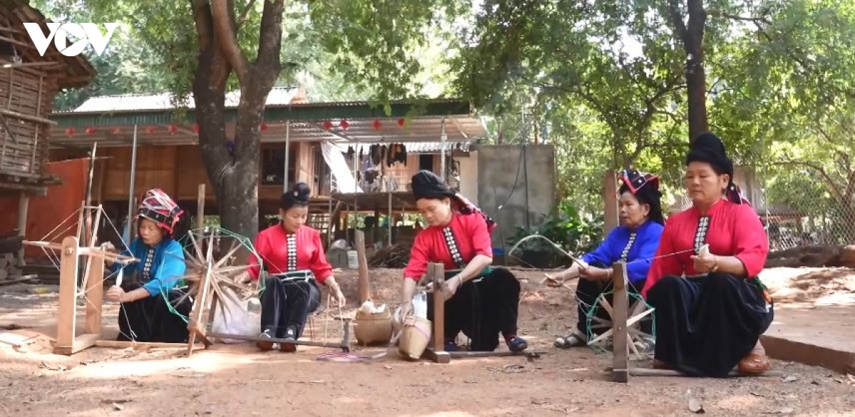 ban kha diem den khong the bo qua tren cung duong kham pha son la, tay bac hinh anh 2