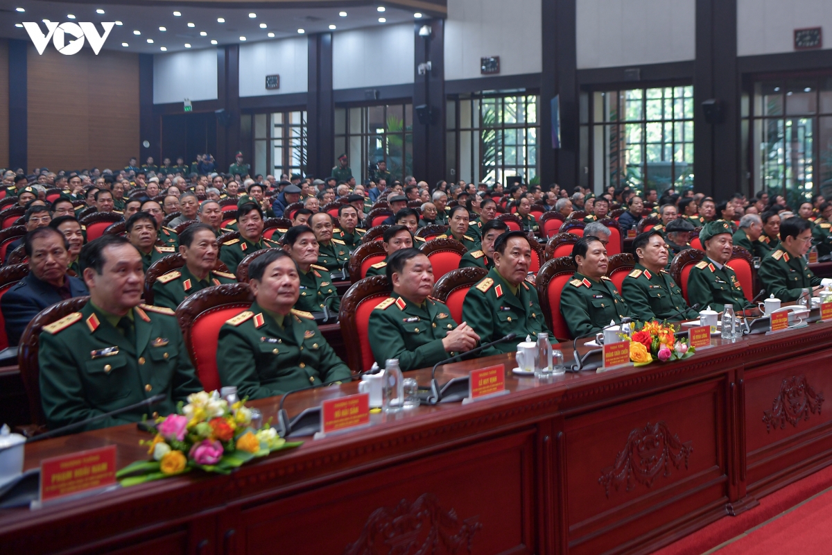 bo quoc phong gap mat can bo cao cap quan doi nghi huu, nghi cong tac hinh anh 3