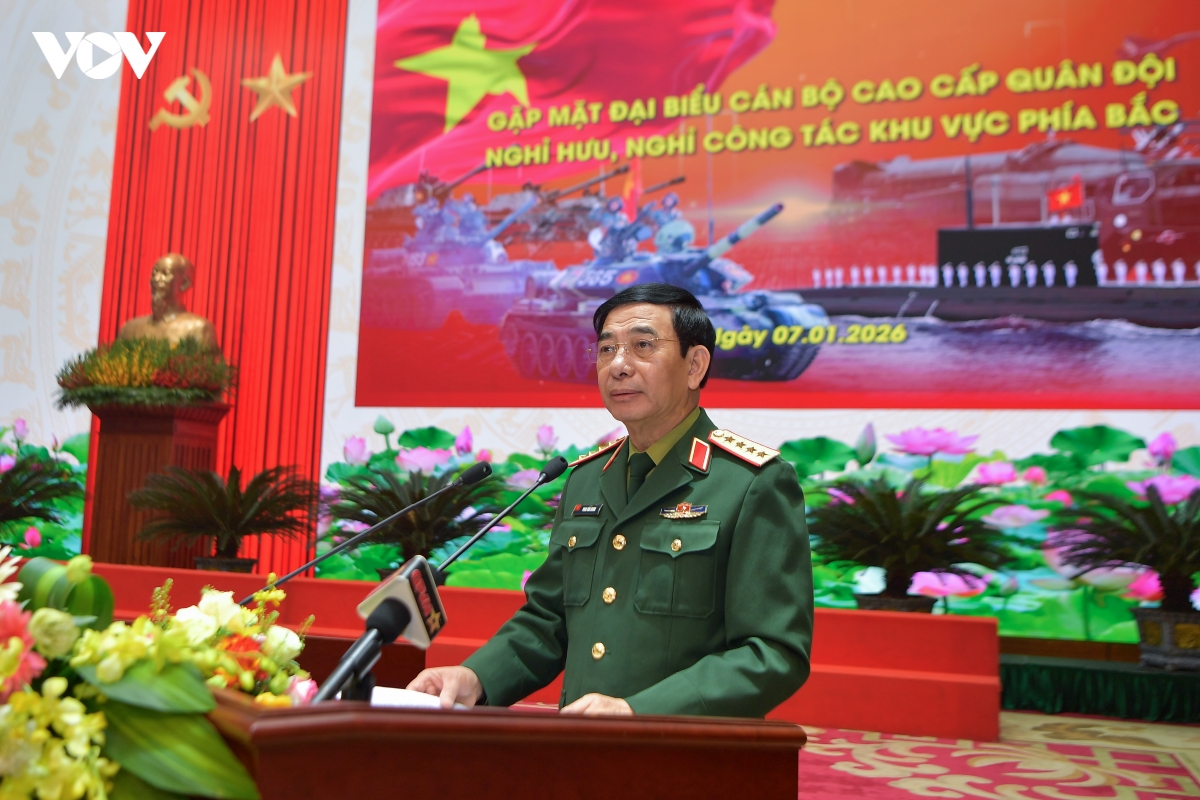 bo quoc phong gap mat can bo cao cap quan doi nghi huu, nghi cong tac hinh anh 2