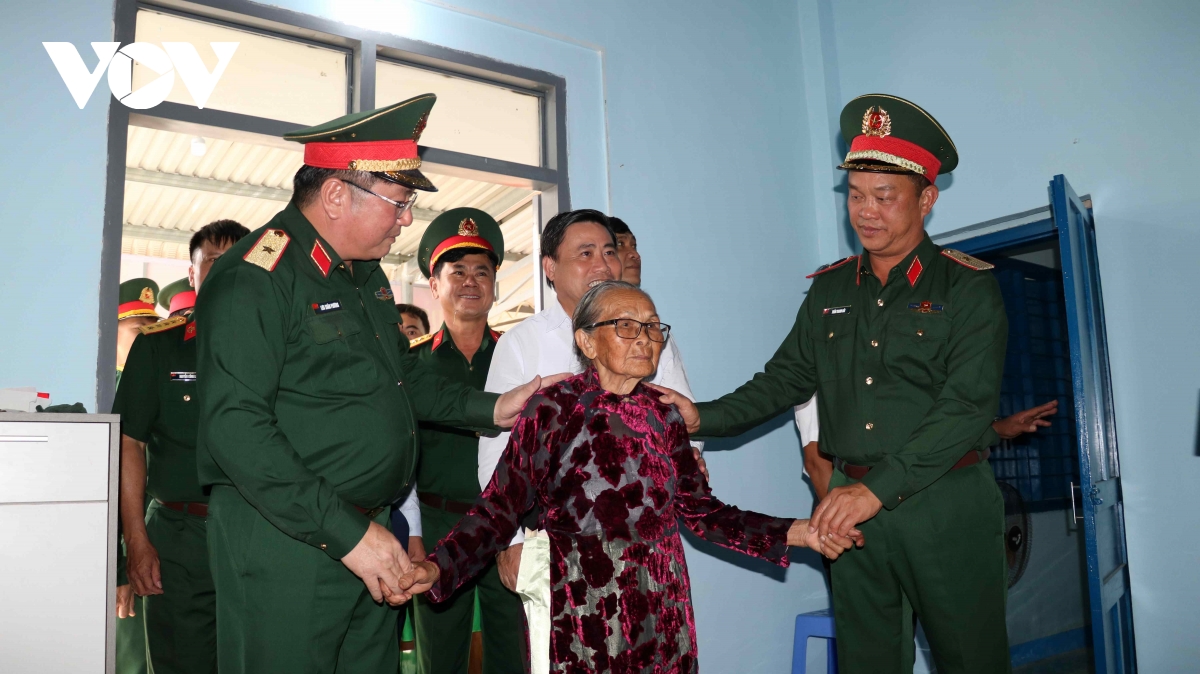 Quân khu 5 khánh thành, bàn giao nhà cho người dân vùng lũ Khánh Hòa