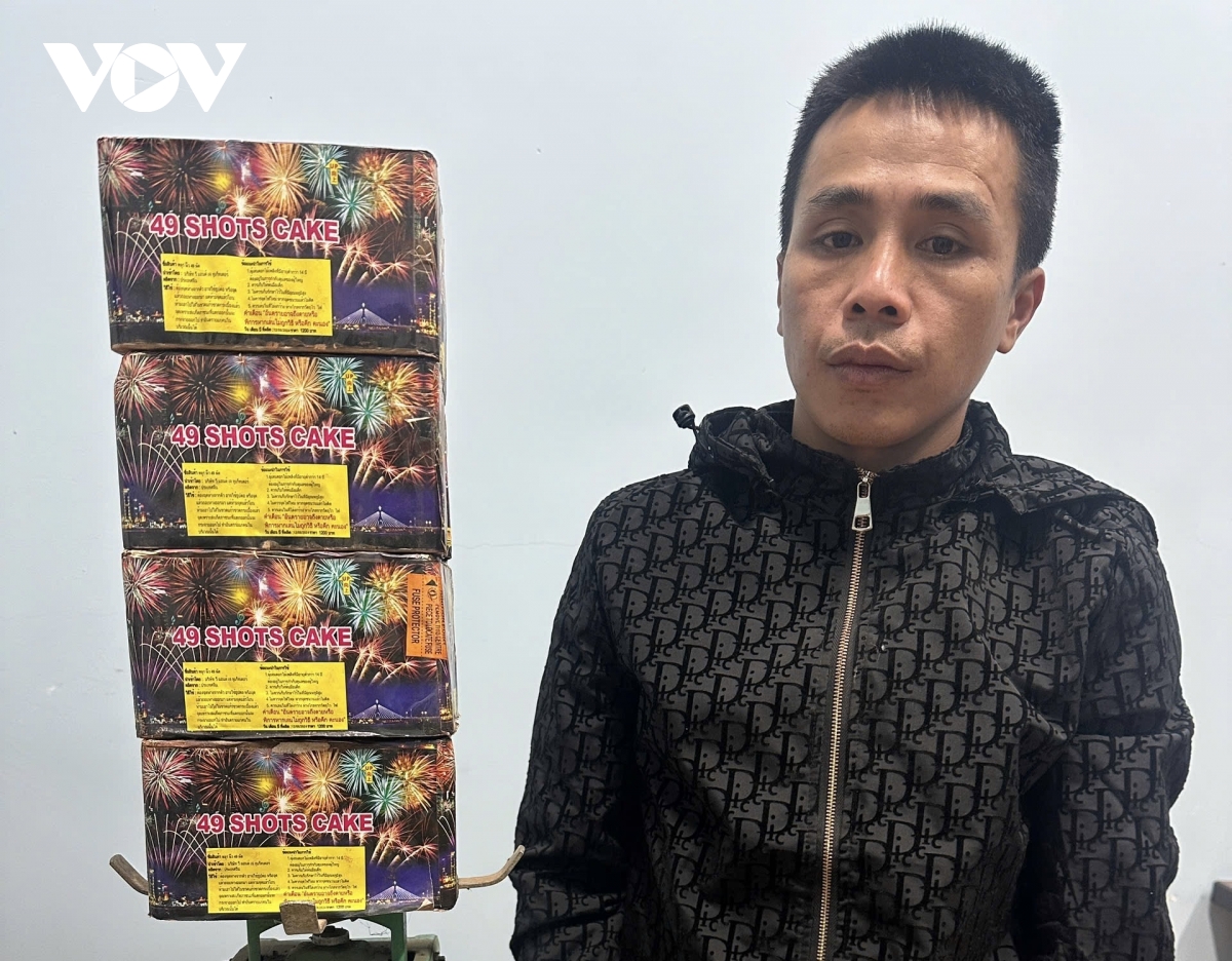 Vướng lao lý vì mua 7kg pháo hoa nổ nhập lậu về chơi Tết