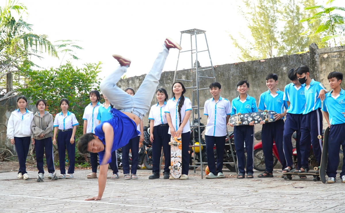 nha truong danh thuc tiem nang hoc sinh qua cac clb nang khieu hinh anh 3
