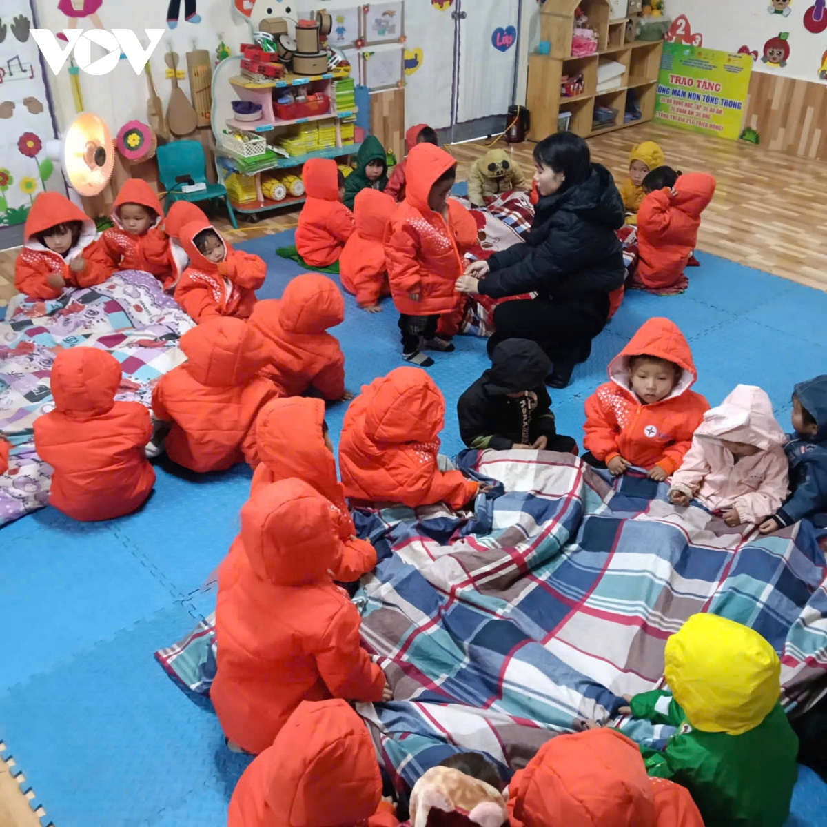 giu am cho hoc sinh vung cao trong nhung ngay ret dam hinh anh 1