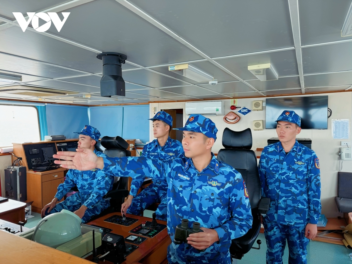 tu bien xa, can bo chien si tau csb 7011 gui niem tin ve Dai hoi xiv cua Dang hinh anh 1