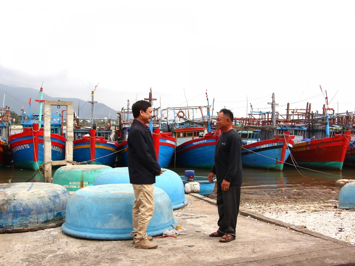 Ngư dân Quảng Trị sắp xếp chuyến biển, hướng về ngày hội bầu cử