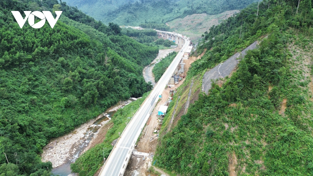 Tiếp tục hạn chế xe tải nặng, xe khách trên cao tốc La Sơn – Hòa Liên dịp Tết