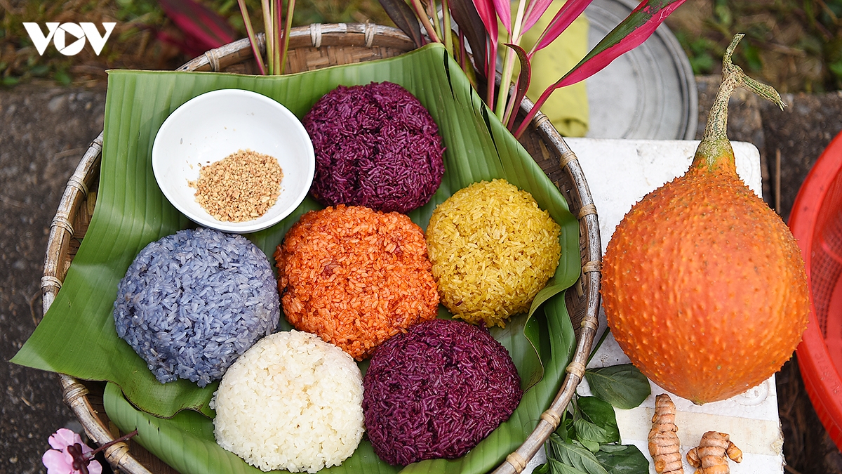 nguoi dan ron rang den cho phien vung cao dau nam moi giua long ha noi hinh anh 5