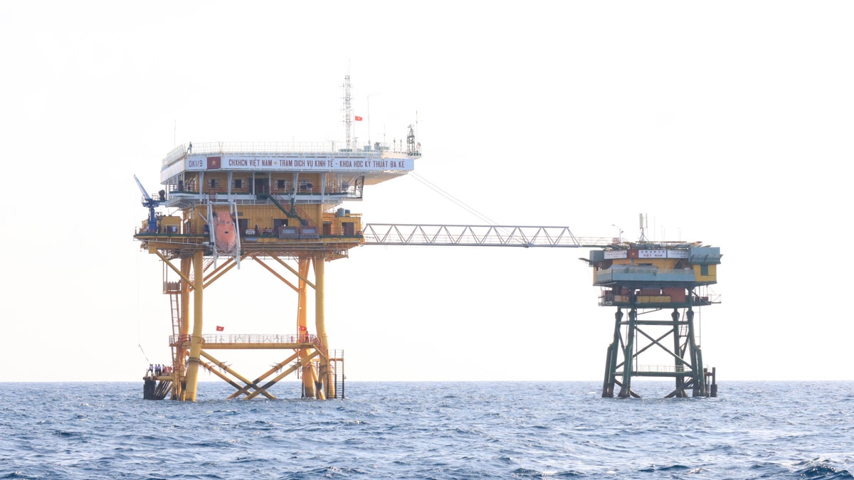 Mùa xuân trên những cột mốc giữa trùng khơi