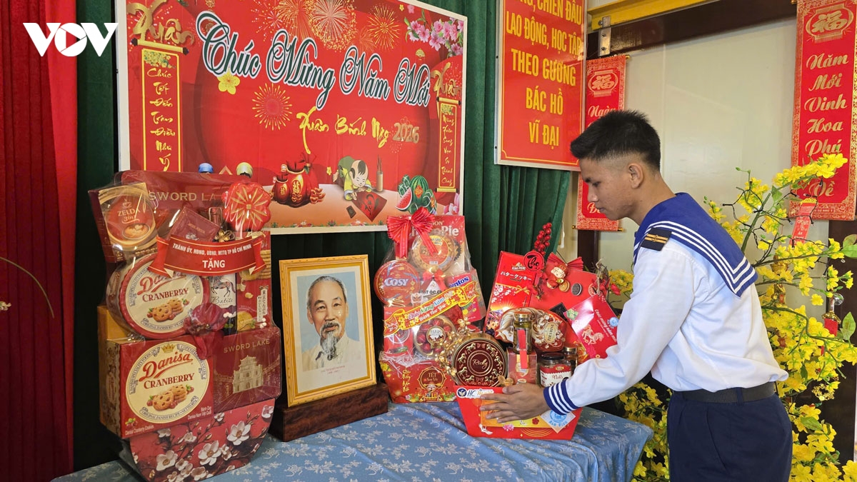 mua xuan tren nhung cot moc giua trung khoi hinh anh 2