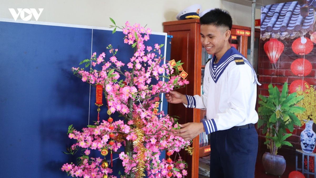 mua xuan tren nhung cot moc giua trung khoi hinh anh 4