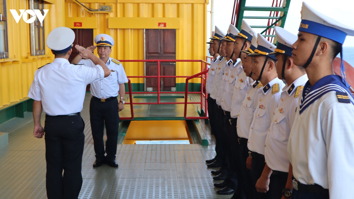 mua xuan tren nhung cot moc giua trung khoi hinh anh 6