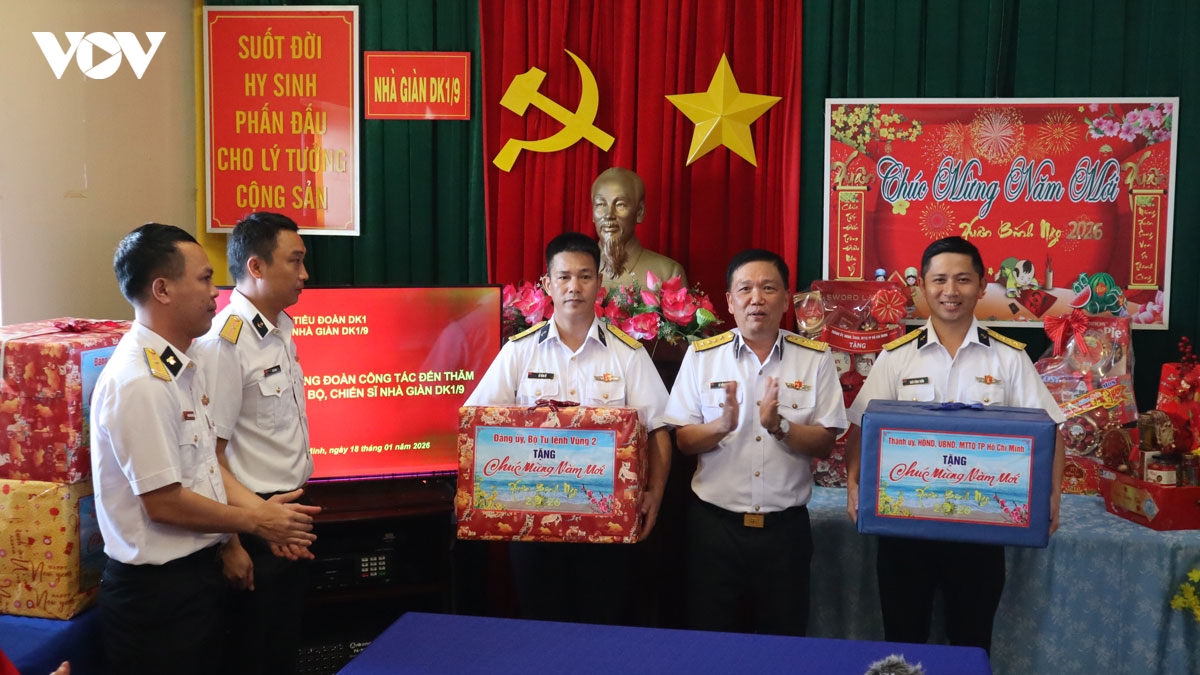 mua xuan tren nhung cot moc giua trung khoi hinh anh 7
