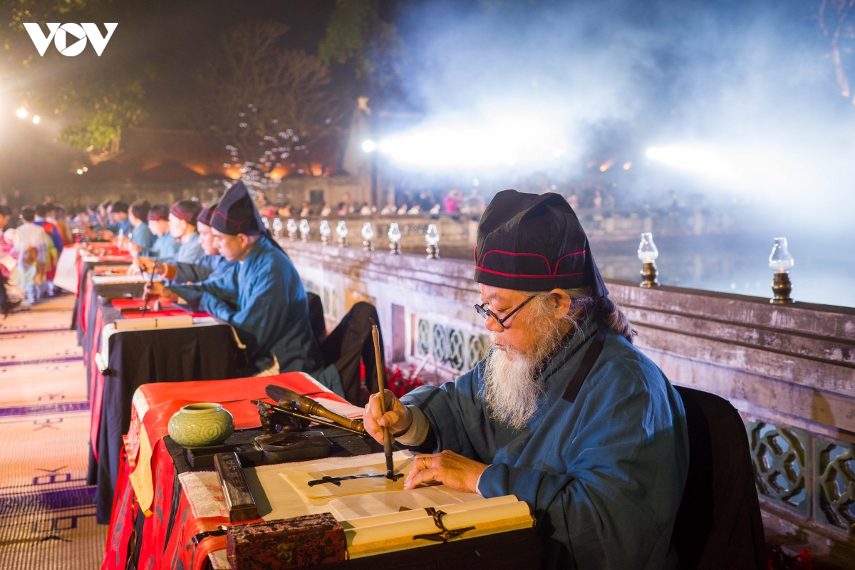 xin chu dau nam net dep van hoa gui gam uoc vong mua xuan hinh anh 4