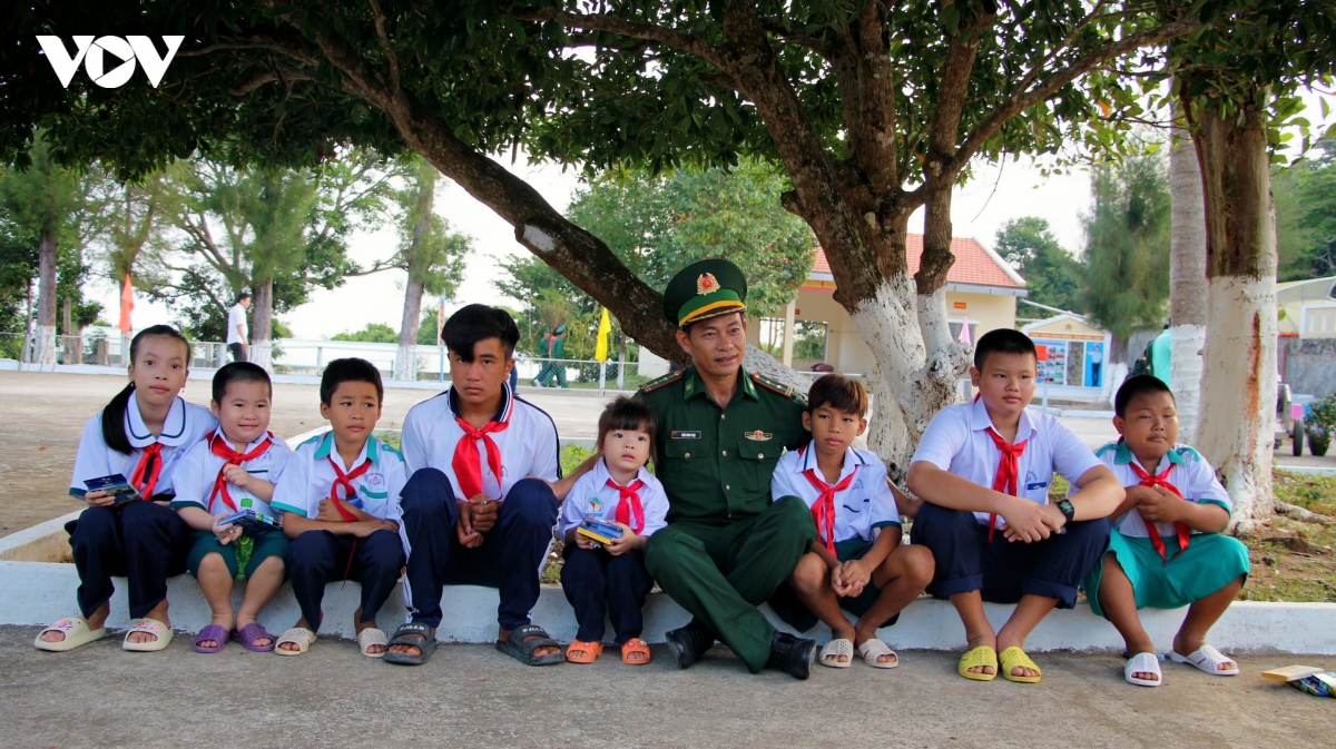 gieo chu noi dao xa hinh anh 1